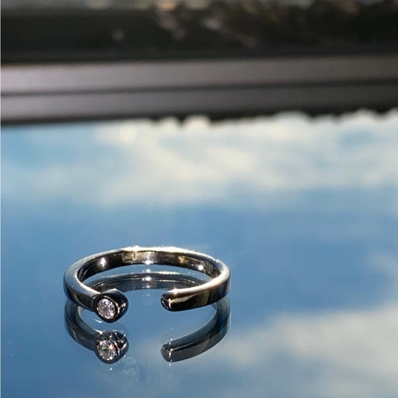 simple adjustable ring - Picture 2 of 2